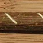 Markierungen auf dem Holz