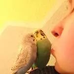 Bei der Mama kuscheln ;) ♥